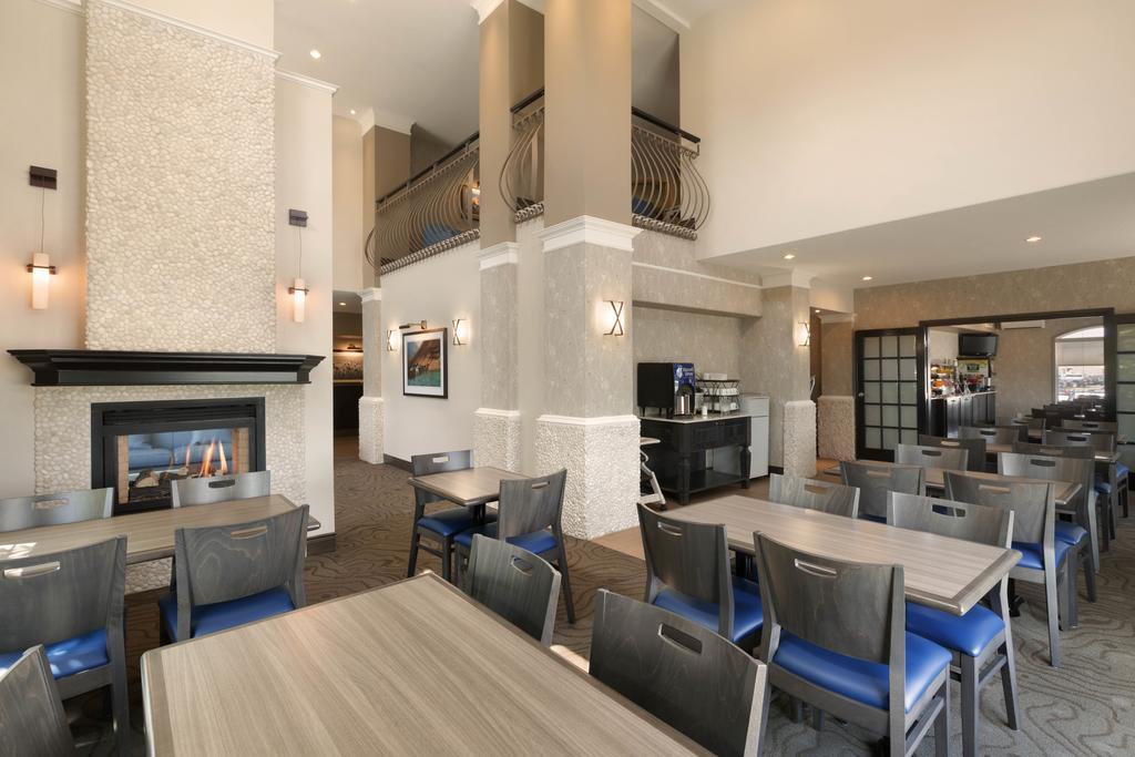 Days Inn & Suites By Wyndham Брандън Екстериор снимка